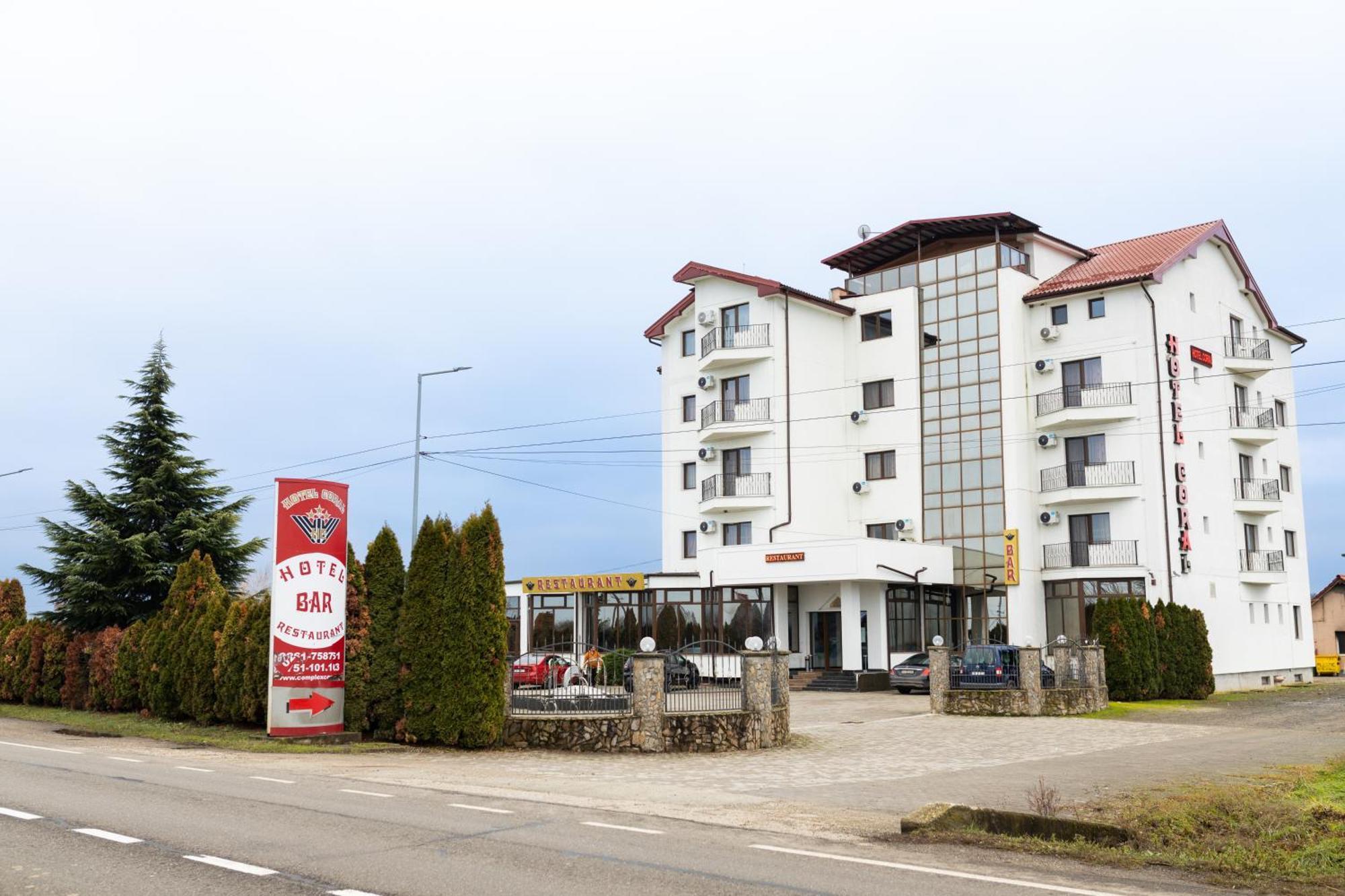 Hotel Coral Сату Маре Екстериор снимка