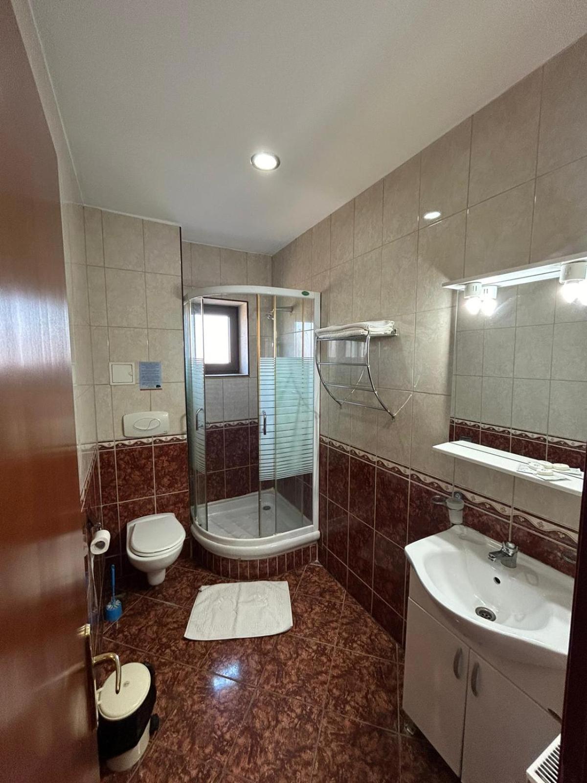 Hotel Coral Сату Маре Екстериор снимка
