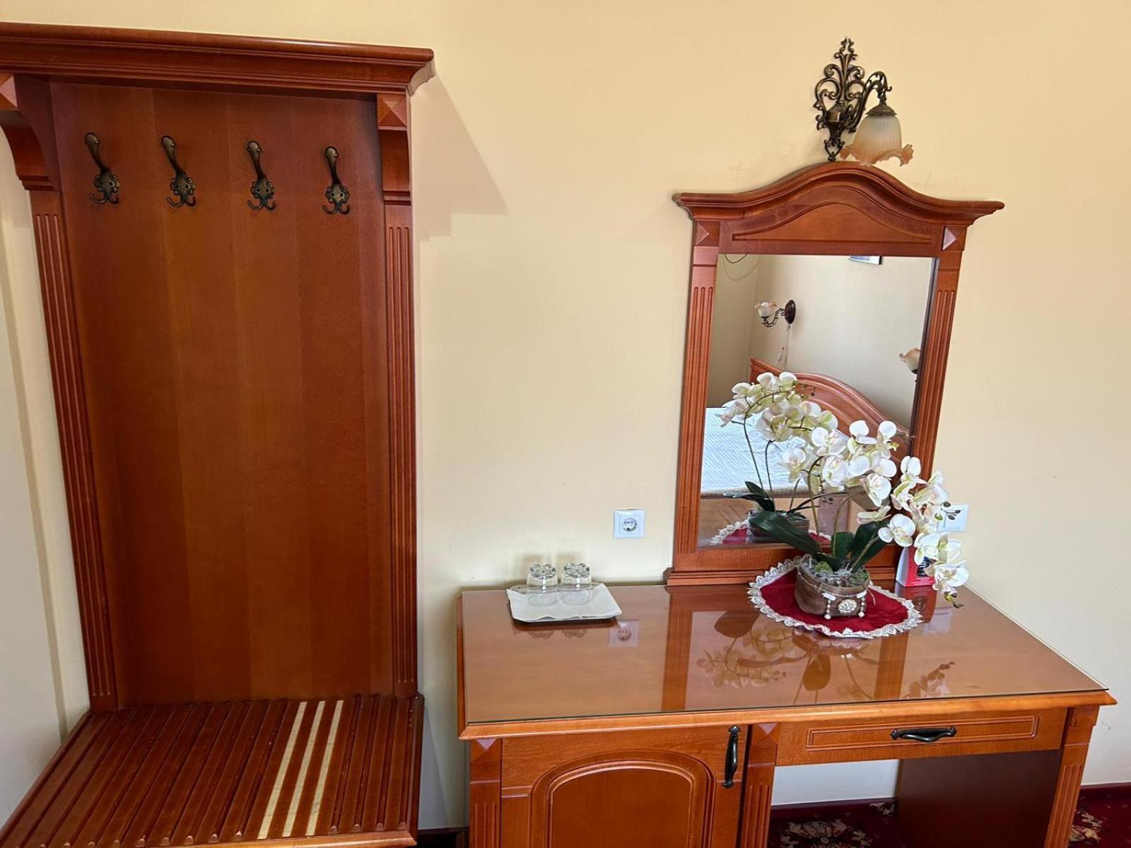 Hotel Coral Сату Маре Екстериор снимка