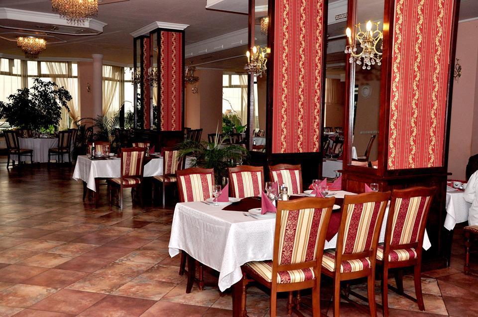 Hotel Coral Сату Маре Екстериор снимка